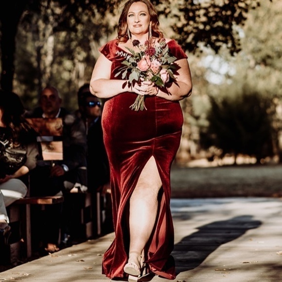 Xscape 16w Off the Shoulder Long Burgundy Velvet Wedding Bridesmaid Gown - Picture 1 of 9